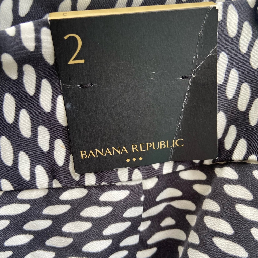 Banana Republic Black and White Wrap-Style Skirt - Picture 4 of 13